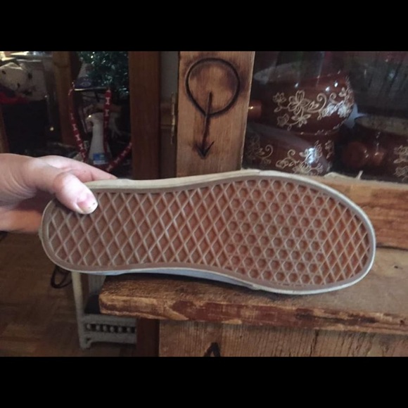 Vans - Picture 2 of 3